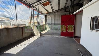 潭子近市區大地坪低總透天房屋室內格局與周邊環境