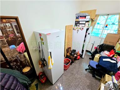 外埔市區大面寬輕屋齡雙車透天房屋室內格局與周邊環境