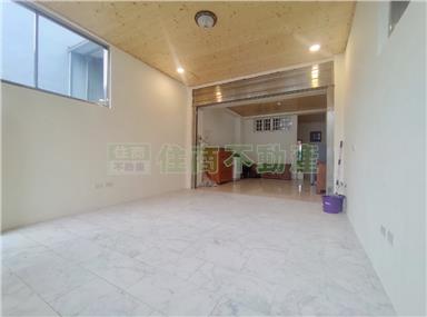 集山路三段雙面臨路全新透天店面房屋室內格局與周邊環境