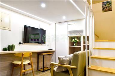 東區電梯店面套房房屋室內格局與周邊環境