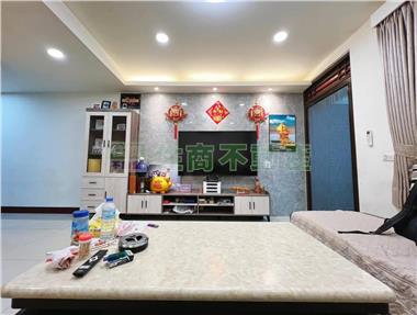 大里大面寬全整理大透天(兔)房屋室內格局與周邊環境