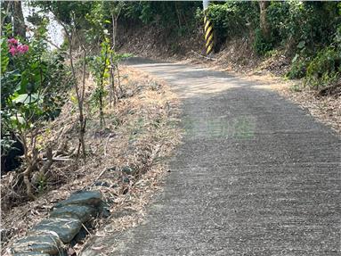 中興鼎峻山莊後山農牧地房屋室內格局與周邊環境