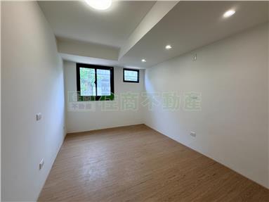 居仁國中電梯全新整理三房房屋室內格局與周邊環境