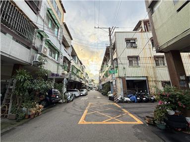 潭子黃金地段透天首選房屋室內格局與周邊環境
