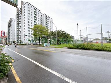 安平|近府平公園臨路店面透天房屋室內格局與周邊環境