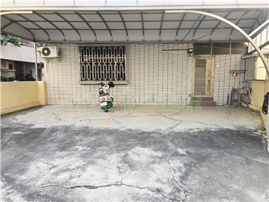 市區三車三面採光透天