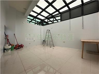 湖子內一期景觀電梯別墅房屋室內格局與周邊環境
