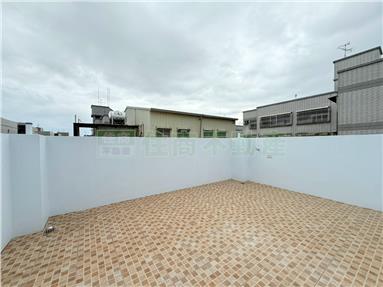 大林市區全新邊間車庫別墅房屋室內格局與周邊環境