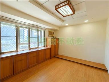 漢神巨蛋次高樓層三房車位房屋室內格局與周邊環境
