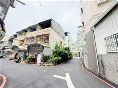 東區低總價邊間孝親透天房屋室內格局與周邊環境