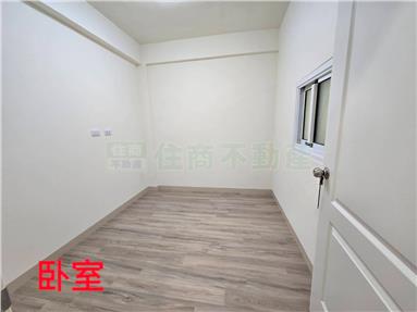 文華國小旁全新整理公寓三樓房屋室內格局與周邊環境