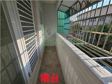 文華國小旁全新整理公寓三樓房屋室內格局與周邊環境