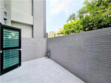 龍潭國小邊全新未住傳統車墅房屋室內格局與周邊環境