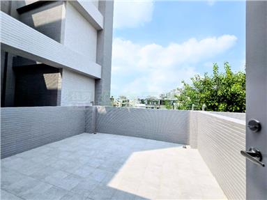 龍潭國小邊全新未住傳統車墅房屋室內格局與周邊環境