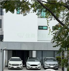 安南學東重劃區電梯泳池Vill房屋室內格局與周邊環境