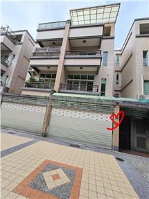 近公園大面寬朝南孝親房雙車墅房屋室內格局與周邊環境