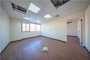 愛河採光商辦平車1房屋室內格局與周邊環境