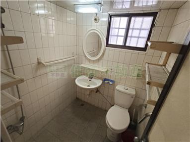 《文化中心商圈》透天店面房屋室內格局與周邊環境