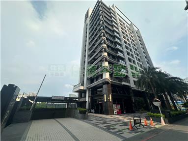 華鳳旺時代美2房車位房屋室內格局與周邊環境
