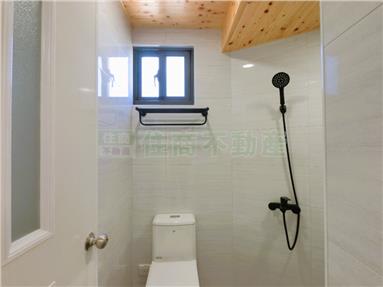 建工時尚靚亮三房房屋室內格局與周邊環境