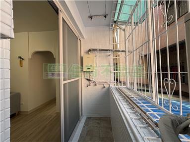 華鳳採光方正翻新美寓2樓房屋室內格局與周邊環境