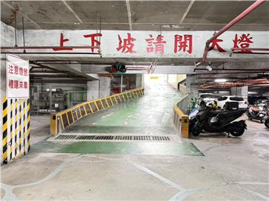 德賢商圈名流綠卡四房平車房屋室內格局與周邊環境