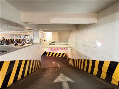 岡山壽天路商業大樓房屋室內格局與周邊環境