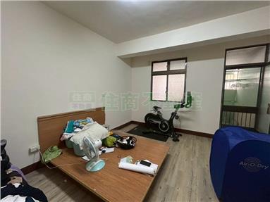 青山國小優質車庫透天房屋室內格局與周邊環境