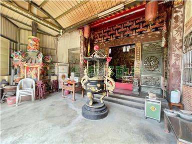 近頂六星巴克車庫別墅＋私人宮廟房屋室內格局與周邊環境