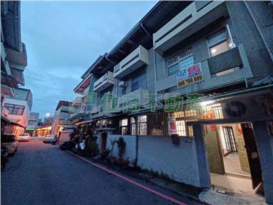 屏東三地新天地演藝廳孝親房透天房屋室內格局與周邊環境