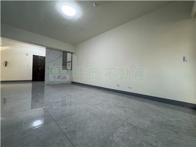 (尖美商圈)全新整理3+1生活房屋室內格局與周邊環境