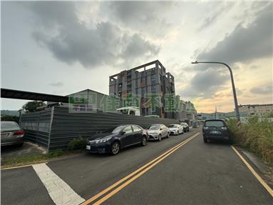 小港大坪頂雙面臨路大面寬建地房屋室內格局與周邊環境
