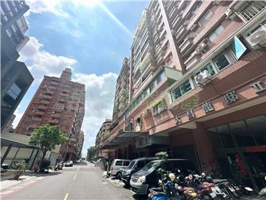 鎮北國小翻新4房平車房屋室內格局與周邊環境