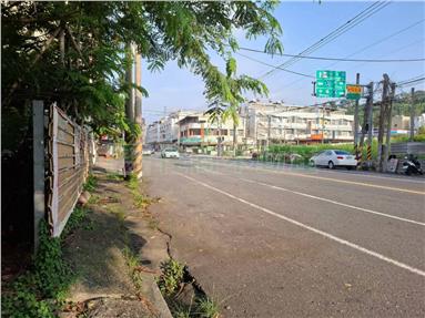童年渡假村對面建地房屋室內格局與周邊環境