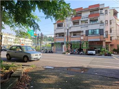 童年渡假村對面建地房屋室內格局與周邊環境