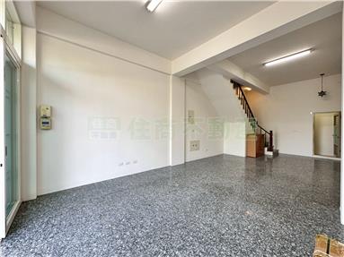輕屋齡店住房屋室內格局與周邊環境