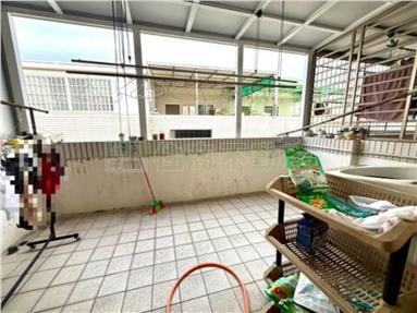 近體育公園皇龍輕屋齡車墅房屋室內格局與周邊環境