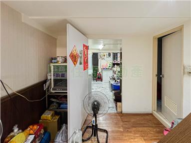 三多商圈近市府騎樓店面房屋室內格局與周邊環境