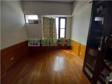 建興市場大三房車位豪宅房屋室內格局與周邊環境