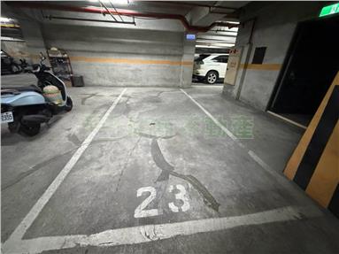 鼎山商圈華廈三房+平車房屋室內格局與周邊環境