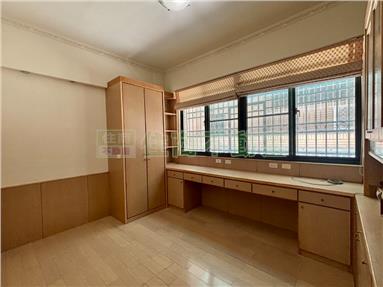 左營桃子園美車墅房屋室內格局與周邊環境