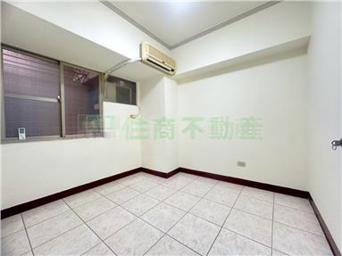 左營高鐵優質3+1房車位房屋室內格局與周邊環境