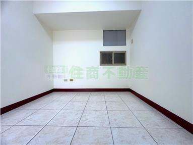 左營高鐵優質3+1房車位房屋室內格局與周邊環境