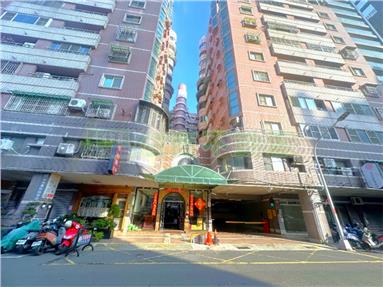 左營高鐵優質3+1房車位房屋室內格局與周邊環境