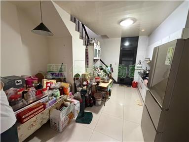 預校永信建設臨路車庫透天房屋室內格局與周邊環境