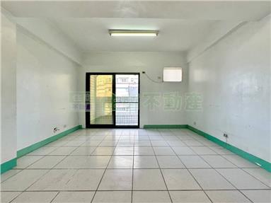 中華路百坪優質店面房屋室內格局與周邊環境