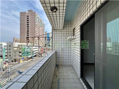 中華路百坪優質店面房屋室內格局與周邊環境