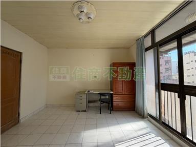 南台奇美芳鄰RC車庫透天房屋室內格局與周邊環境