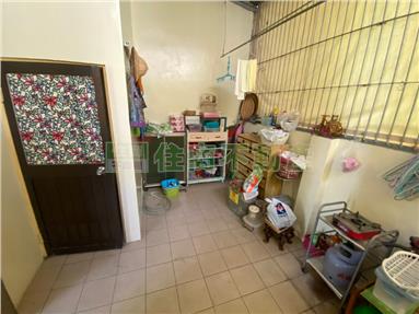 鼎強街角窗金店面四樓透天商住雙房屋室內格局與周邊環境