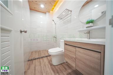 鳳山赤山翻新車庫透天房屋室內格局與周邊環境